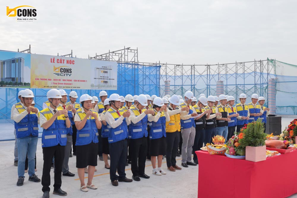 Tập đoàn Bcons tổ chức lễ cất nóc dự án Bcons City - Tháp Green Diamond