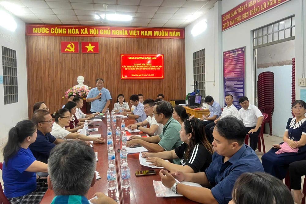 Người dân đề nghị Bcons chuyển tiền bồi thường nhà bị nứt ở TPHCM